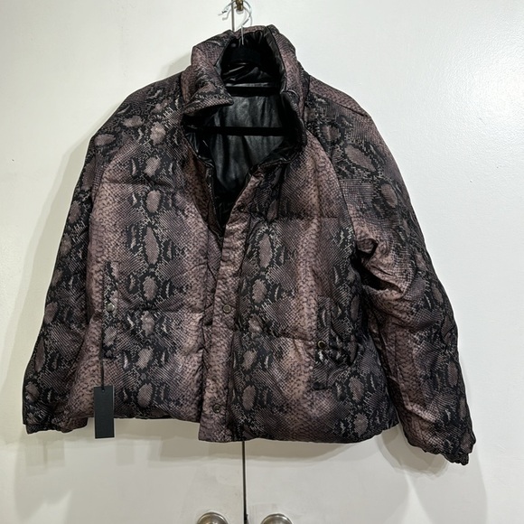 NWT Blank NYC Two in One Reversible Puffer Jacket Size Medium - Picture 4 of 6